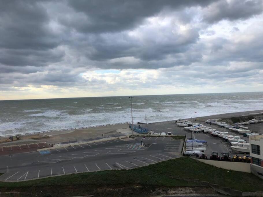 Pleine Face Mer Et Plage Ault Exterior photo