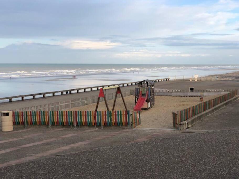 Pleine Face Mer Et Plage Ault Exterior photo