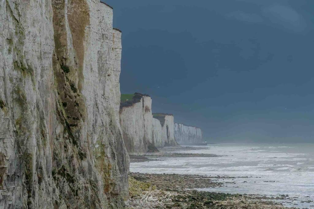 Pleine Face Mer Et Plage Ault Exterior photo